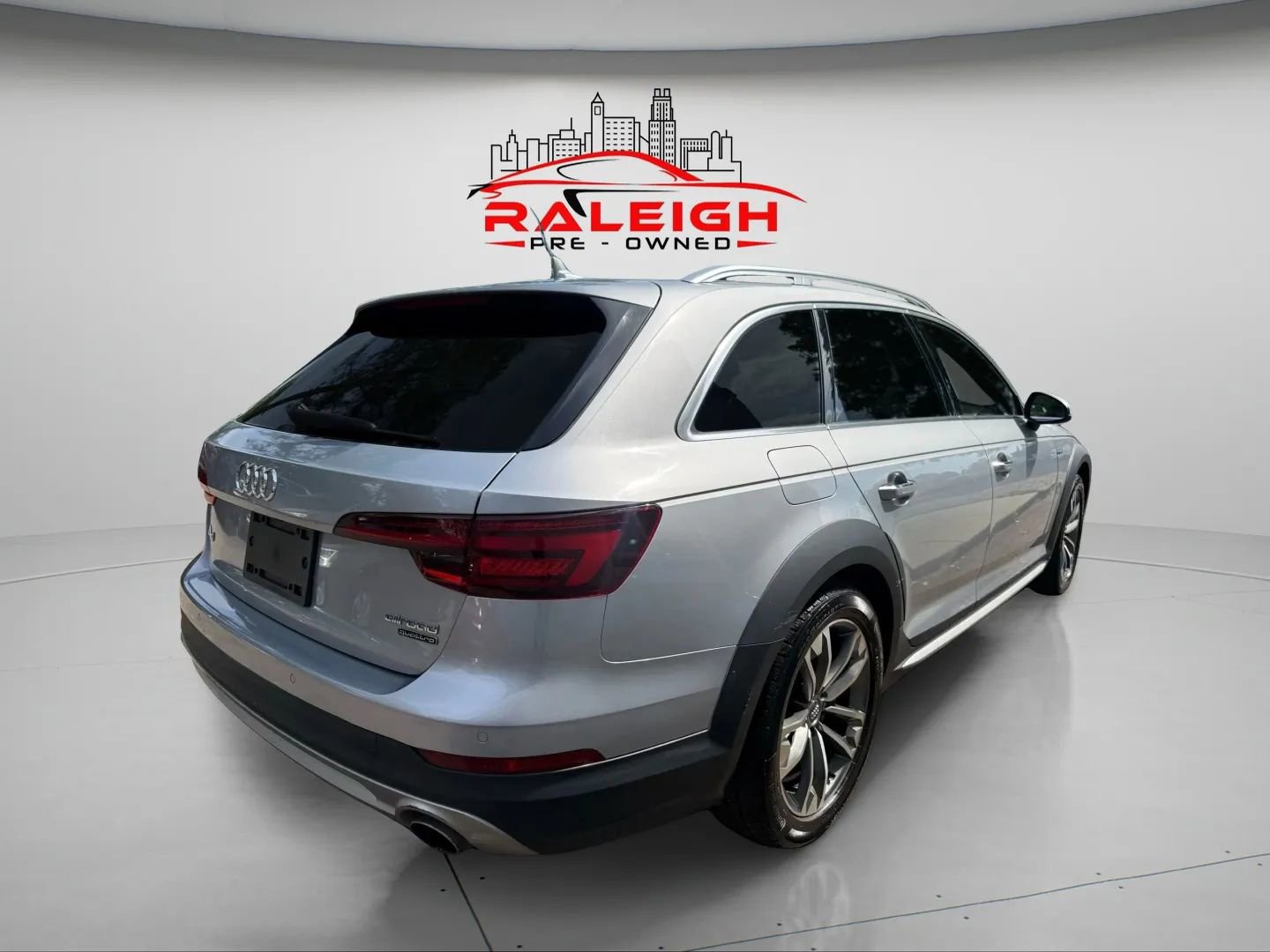 Used 2018 Audi A4 2.0T allroad Prestige w/ Prestige Package AWD/4WD image 3