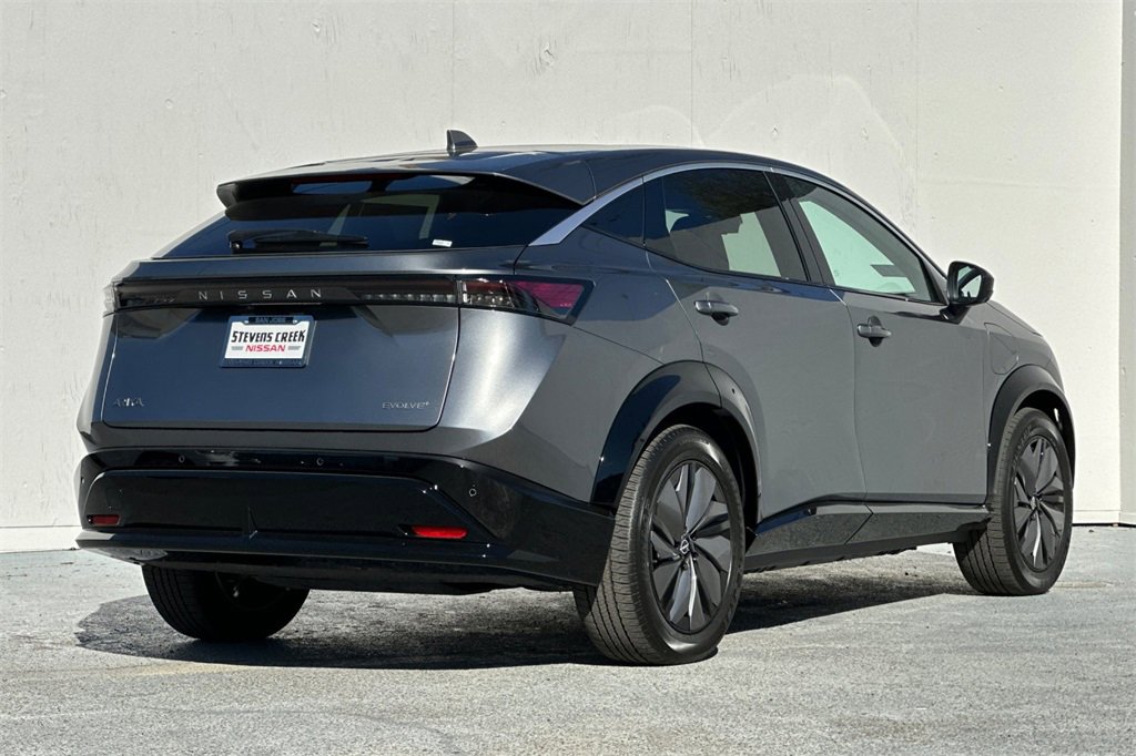 New 2025 Nissan Ariya FWD image 5