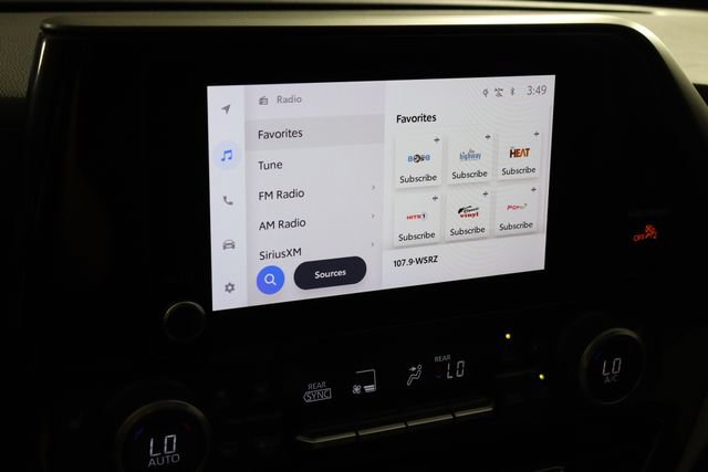 Used 2023 Toyota Highlander XLE FWD image 30