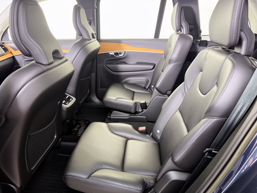 Used 2022 Volvo XC90 T6 Momentum w/ Advanced Package AWD/4WD image 25