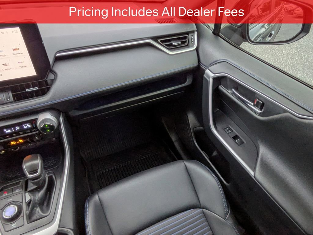Used 2025 Toyota RAV4 XSE AWD/4WD image 18