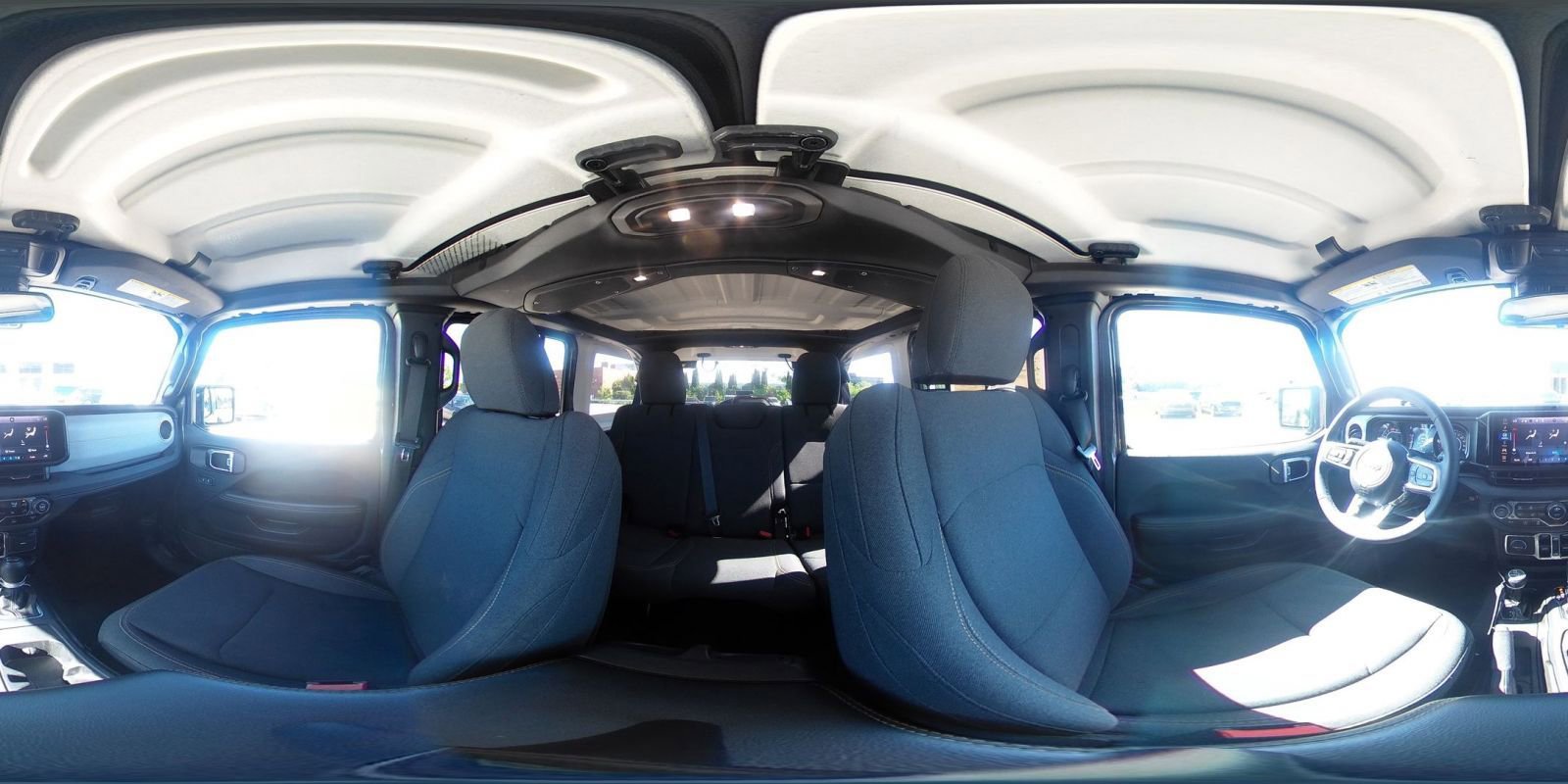 Used 2025 Jeep Wrangler Unlimited Sahara AWD/4WD image 40