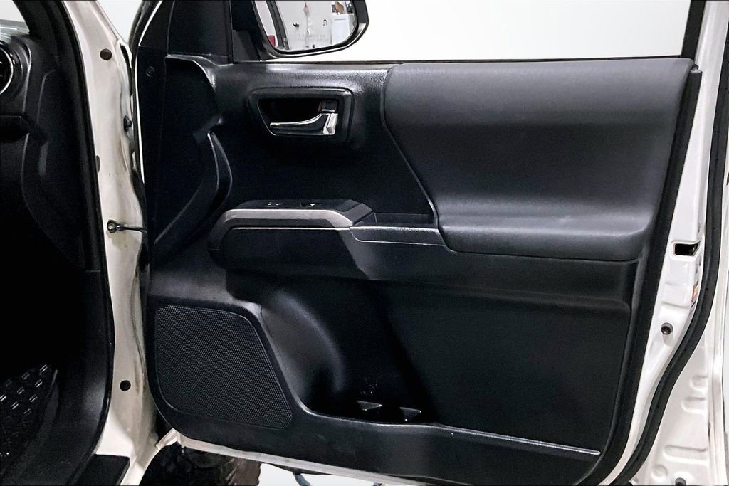 Used 2017 Toyota Tacoma SR5 image 29