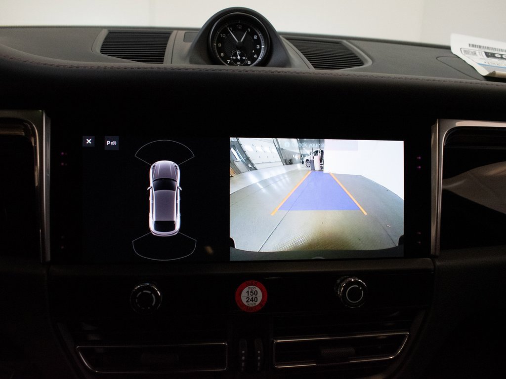 New 2026 Porsche Macan image 30