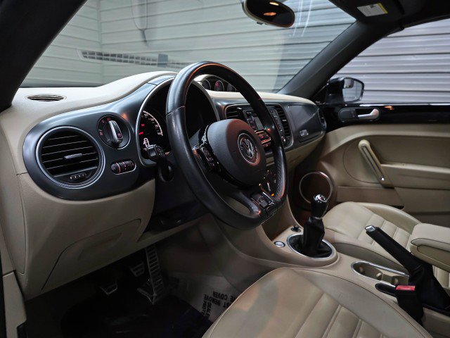 Used 2015 Volkswagen Beetle R-Line FWD image 12