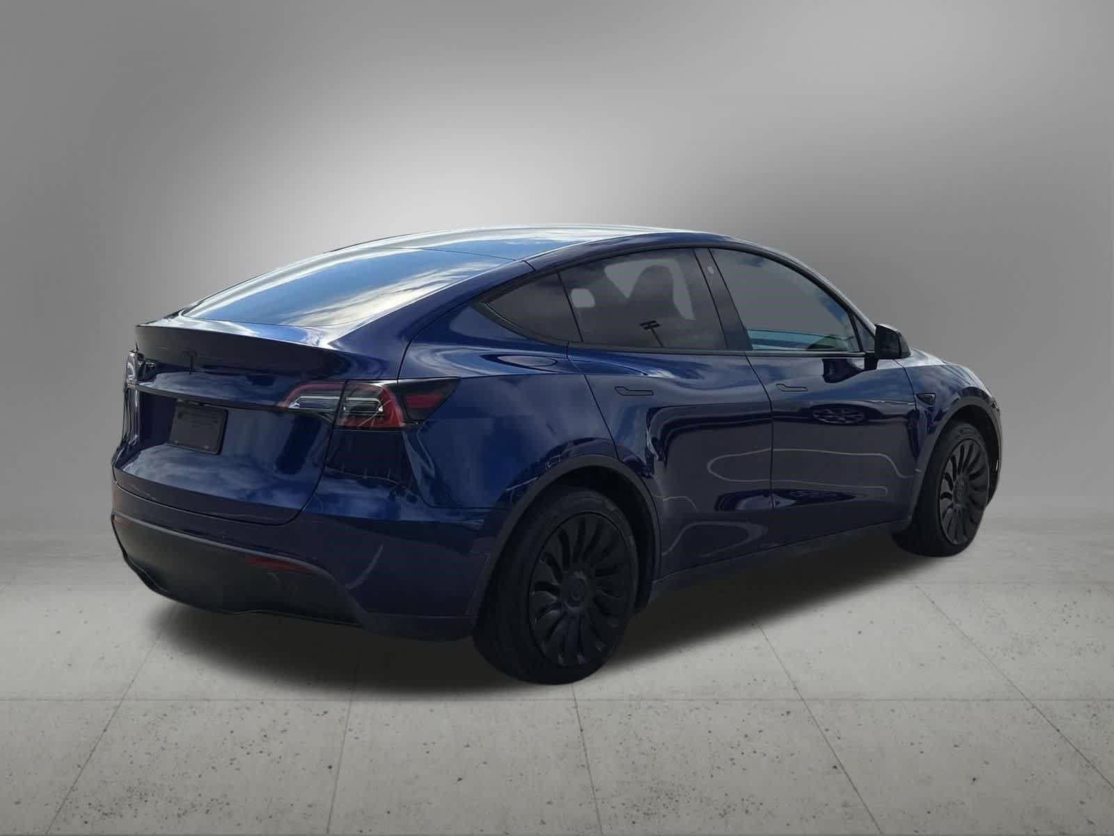 Used 2022 Tesla Model Y Long Range AWD/4WD image 6