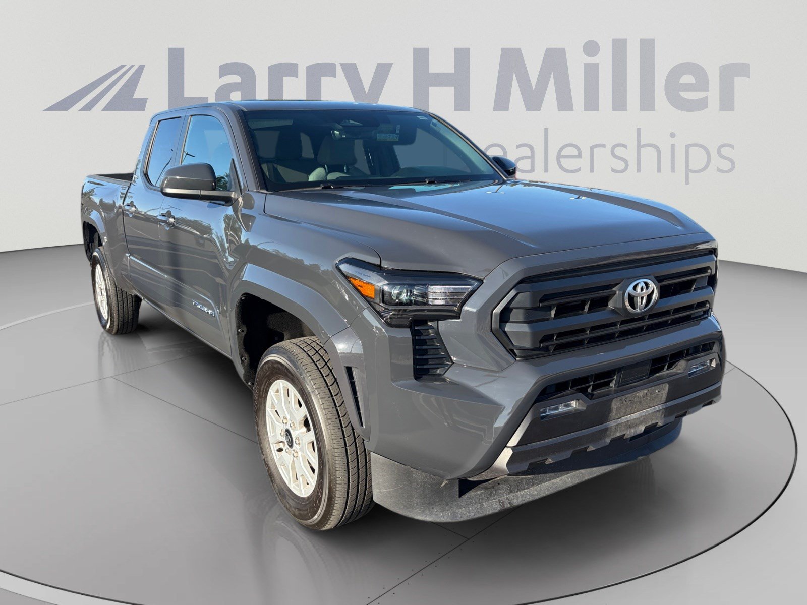 Certified 2025 Toyota Tacoma SR5 AWD/4WD image 7