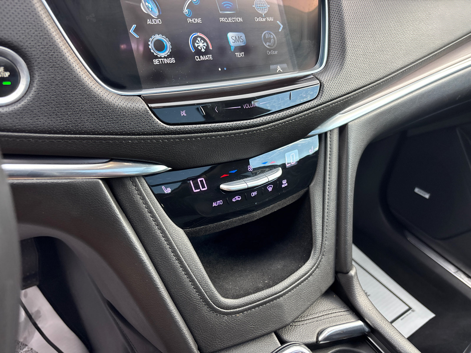 Used 2018 Cadillac XT5 Luxury w/ Driver Awareness Package FWD image 21