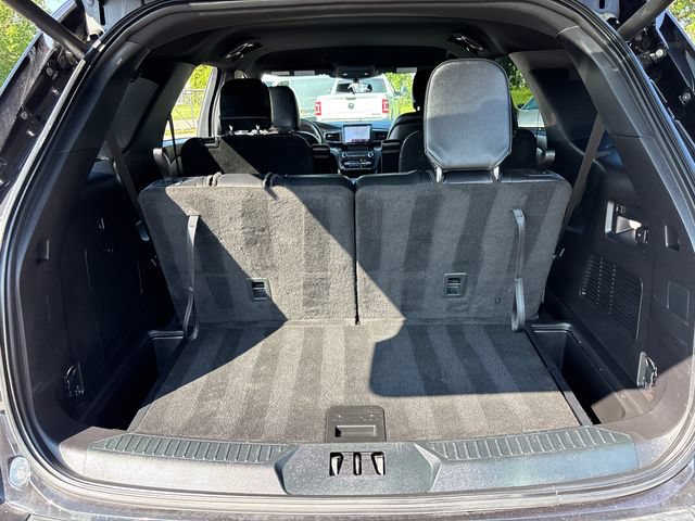 Used 2020 Ford Explorer XLT w/ Equipment Group 202A AWD/4WD image 32