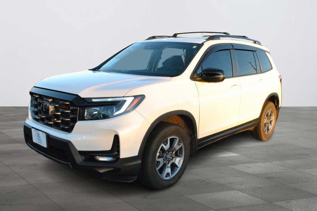 Used 2023 Honda Passport TrailSport image 3