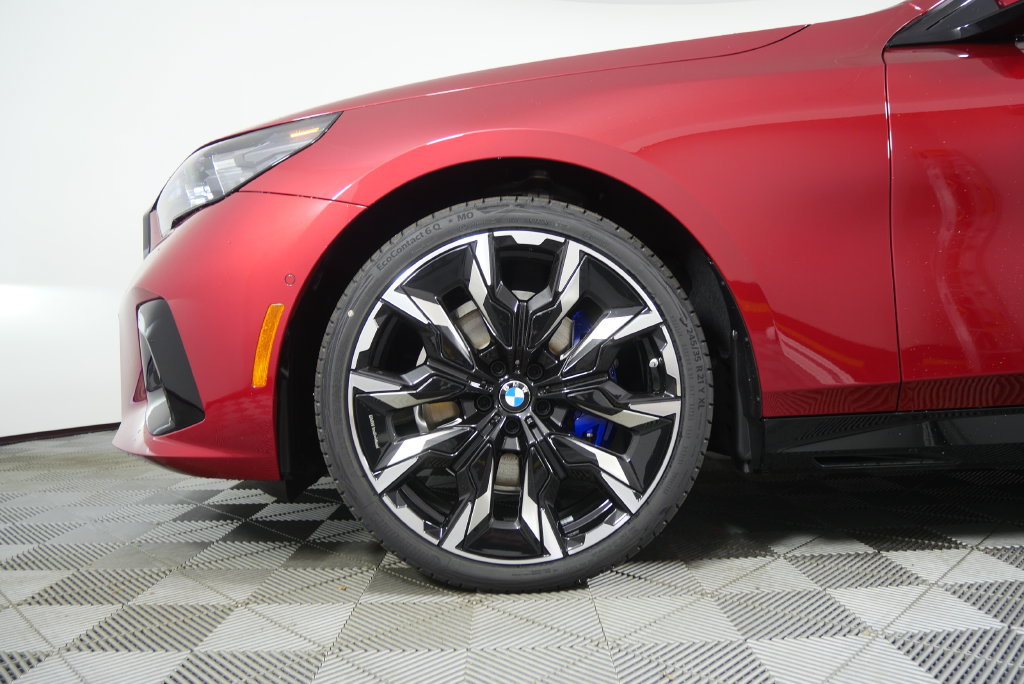 Used 2026 BMW 530i w/ M Sport Package RWD image 2