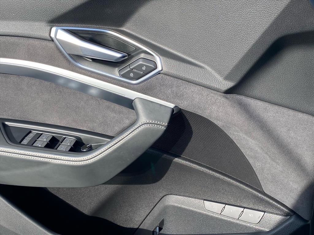 Used 2023 Audi e-tron Chronos w/ Chronos Package image 19