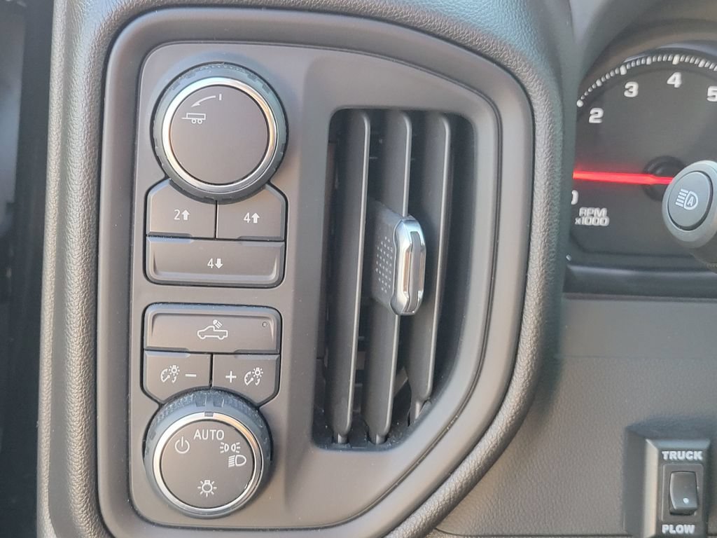 Certified 2025 Chevrolet Silverado 2500 Custom w/ Custom Convenience Package AWD/4WD image 19