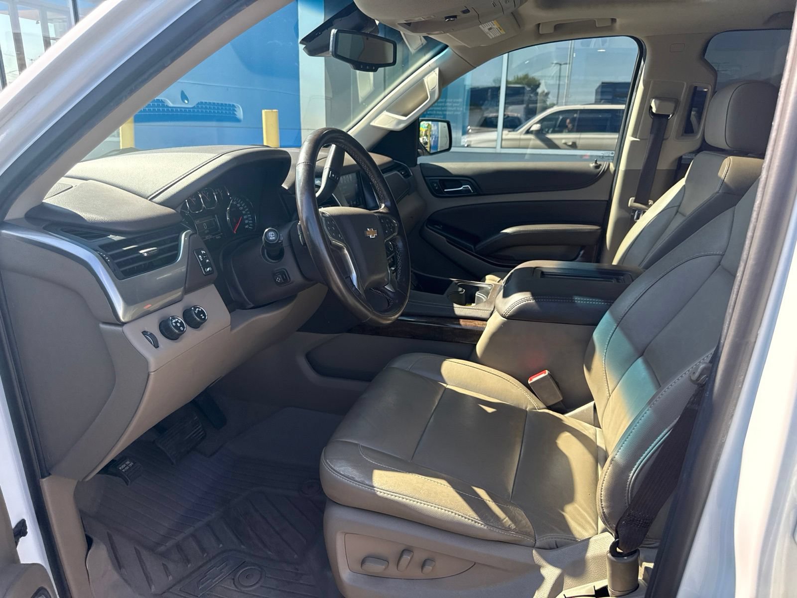 Used 2019 Chevrolet Tahoe LT w/ Luxury Package AWD/4WD image 19