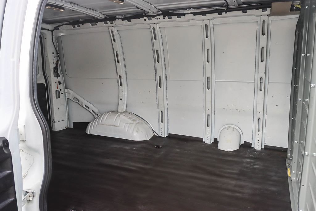 Used 2022 Chevrolet Express 3500 Work Van w/ Driver Convenience Package image 38