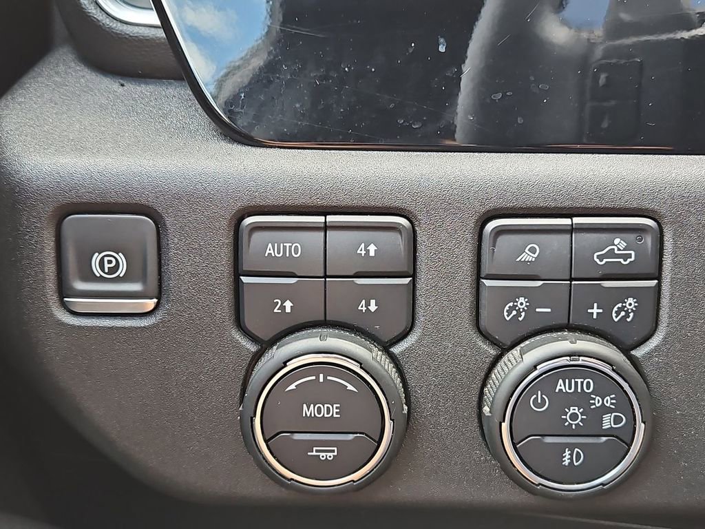 Certified 2025 Chevrolet Silverado 1500 High Country w/ High Country Premium Package AWD/4WD image 18