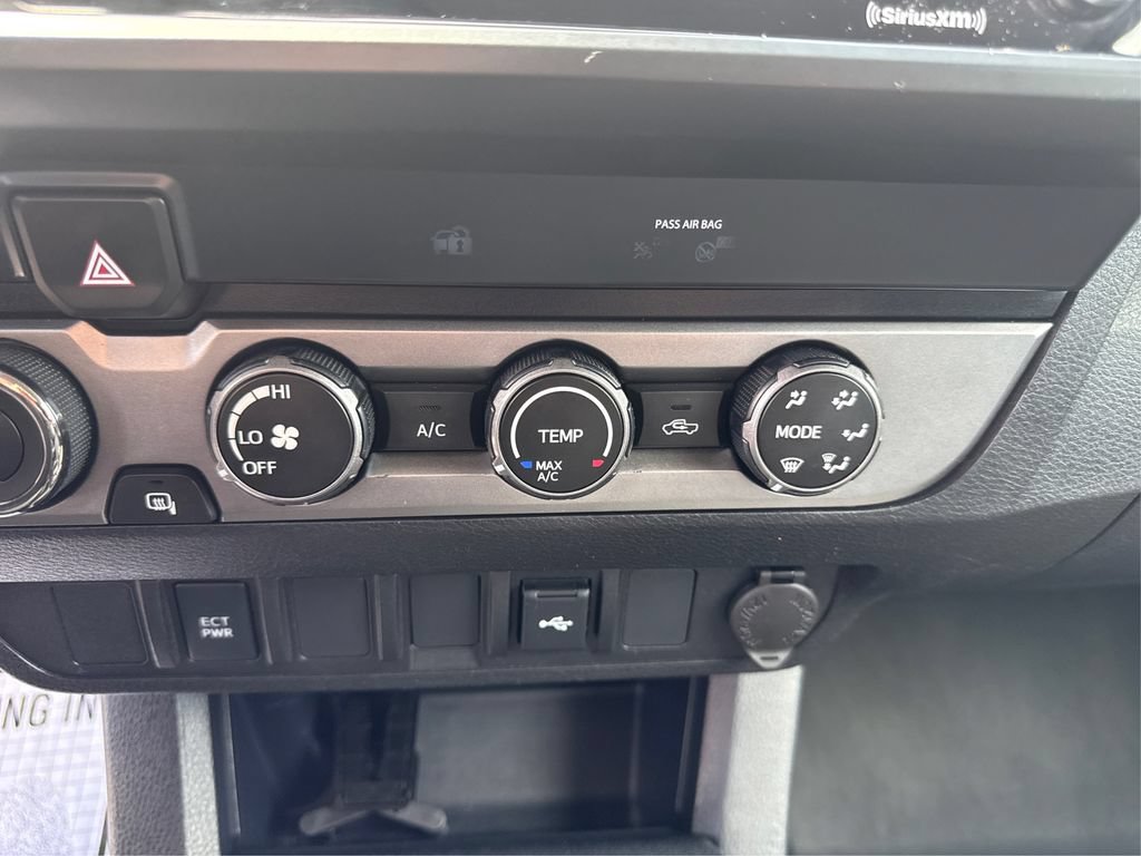 Used 2020 Toyota Tacoma SR AWD/4WD image 32