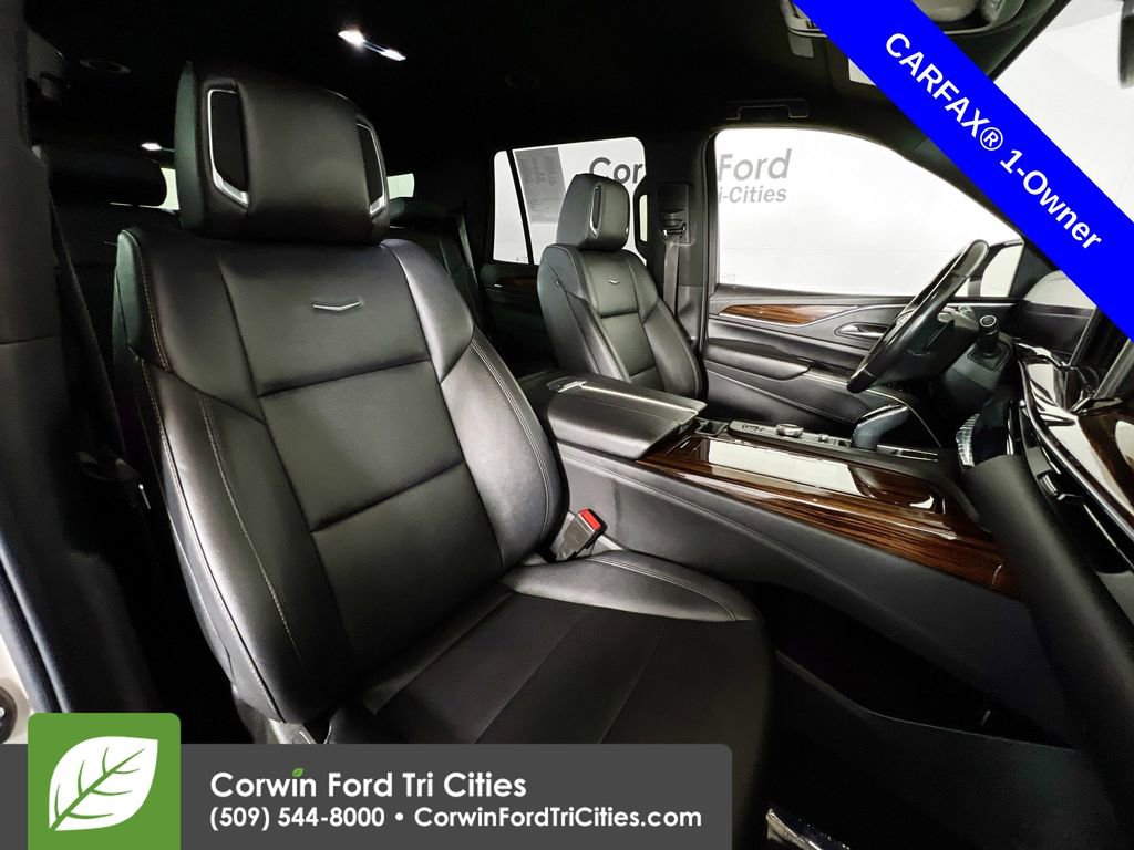 Used 2022 Cadillac Escalade Luxury w/ LPO, Floor Liner Package image 18