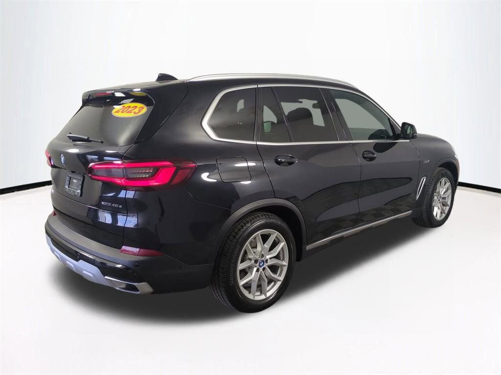 Used 2023 BMW X5 xDrive45e w/ Climate Comfort Package image 5