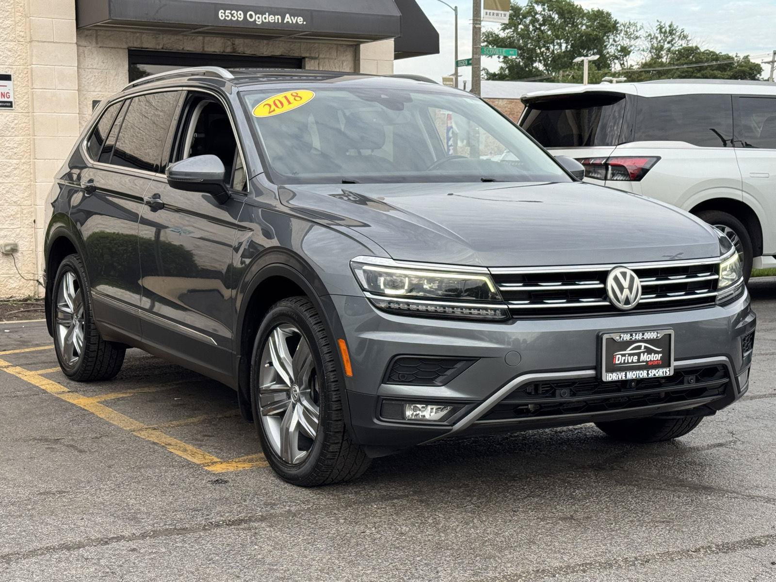 Used 2018 Volkswagen Tiguan SEL Premium w/ 3rd Row Seat Package AWD/4WD image 17