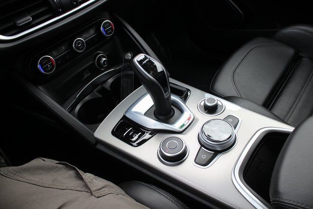 Used 2023 Alfa Romeo Stelvio Veloce image 12