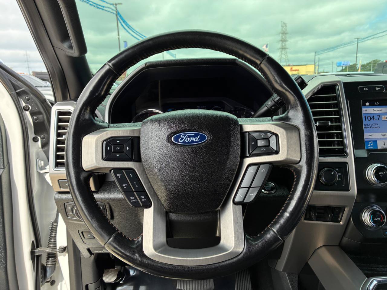 Used 2019 Ford F350 Platinum w/ Platinum Ultimate Package AWD/4WD image 17