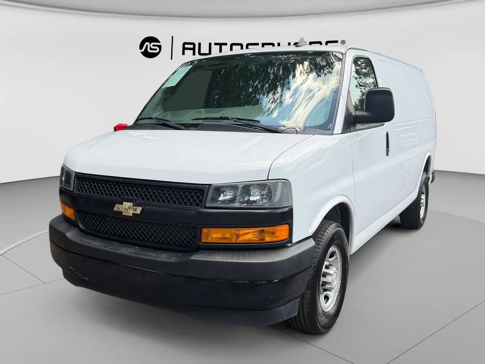 Used 2020 Chevrolet Express 2500 w/ Driver Convenience Package RWD image 4
