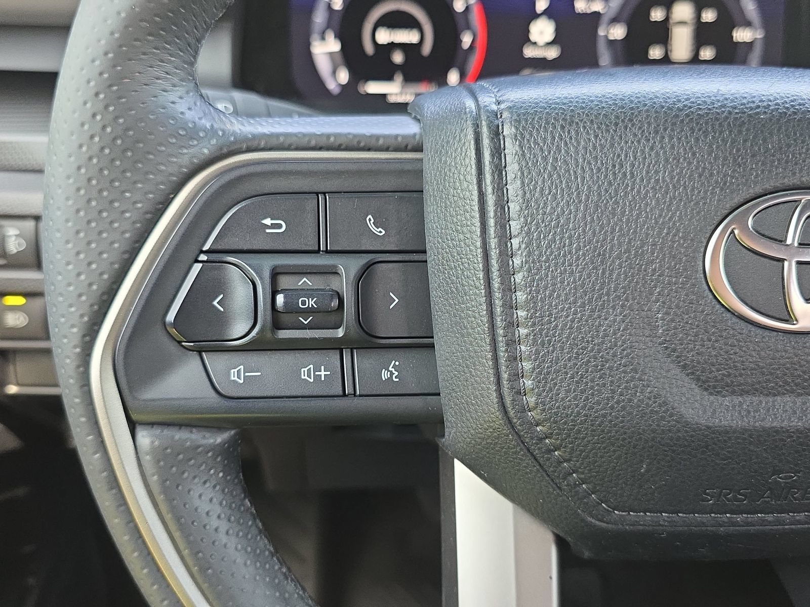 Used 2025 Toyota 4Runner Limited AWD/4WD image 17