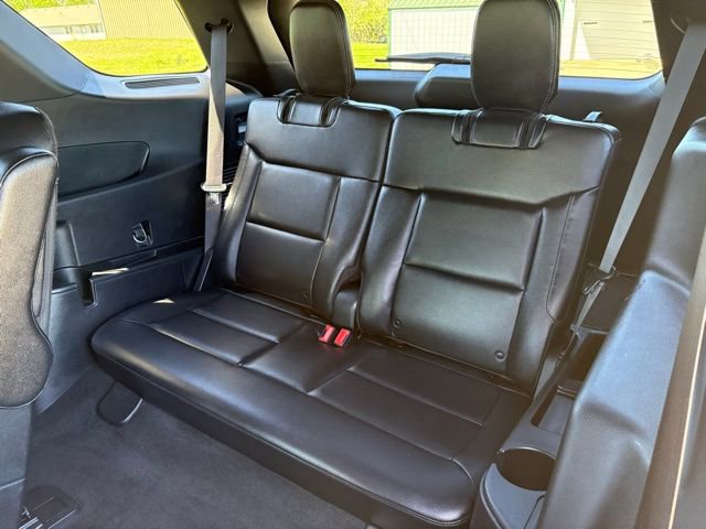 Used 2020 Ford Explorer XLT w/ Equipment Group 202A AWD/4WD image 23