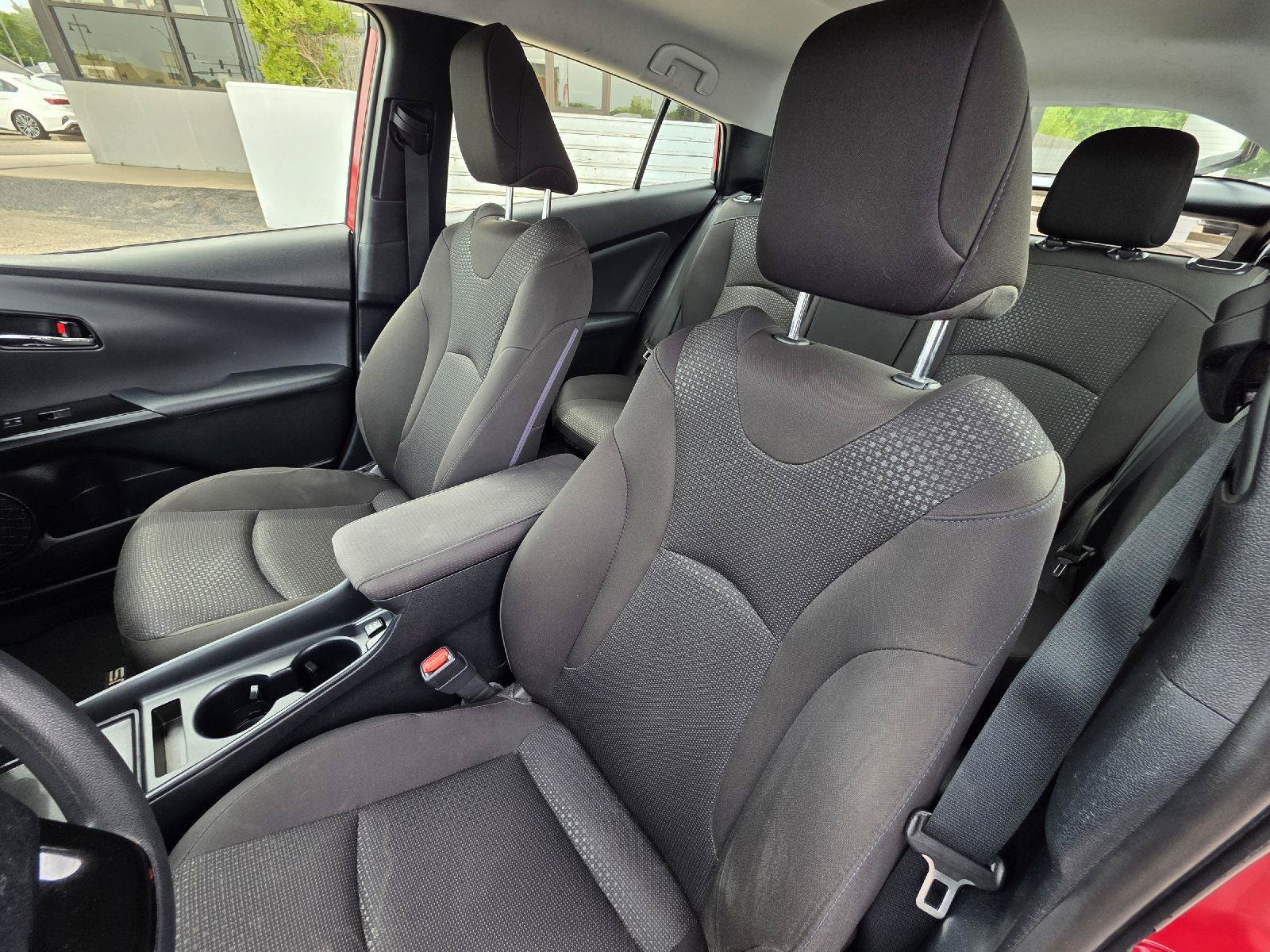 Used 2019 Toyota Prius LE FWD image 33