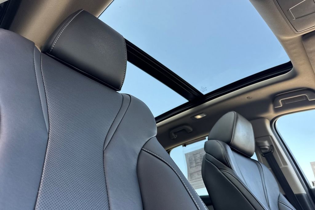 Certified 2023 Acura MDX FWD w/ Technology Package image 22