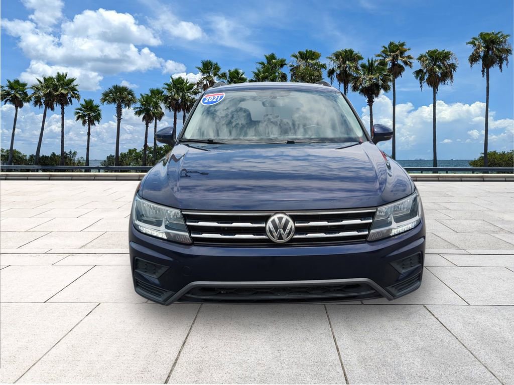 Used 2021 Volkswagen Tiguan SE FWD image 2
