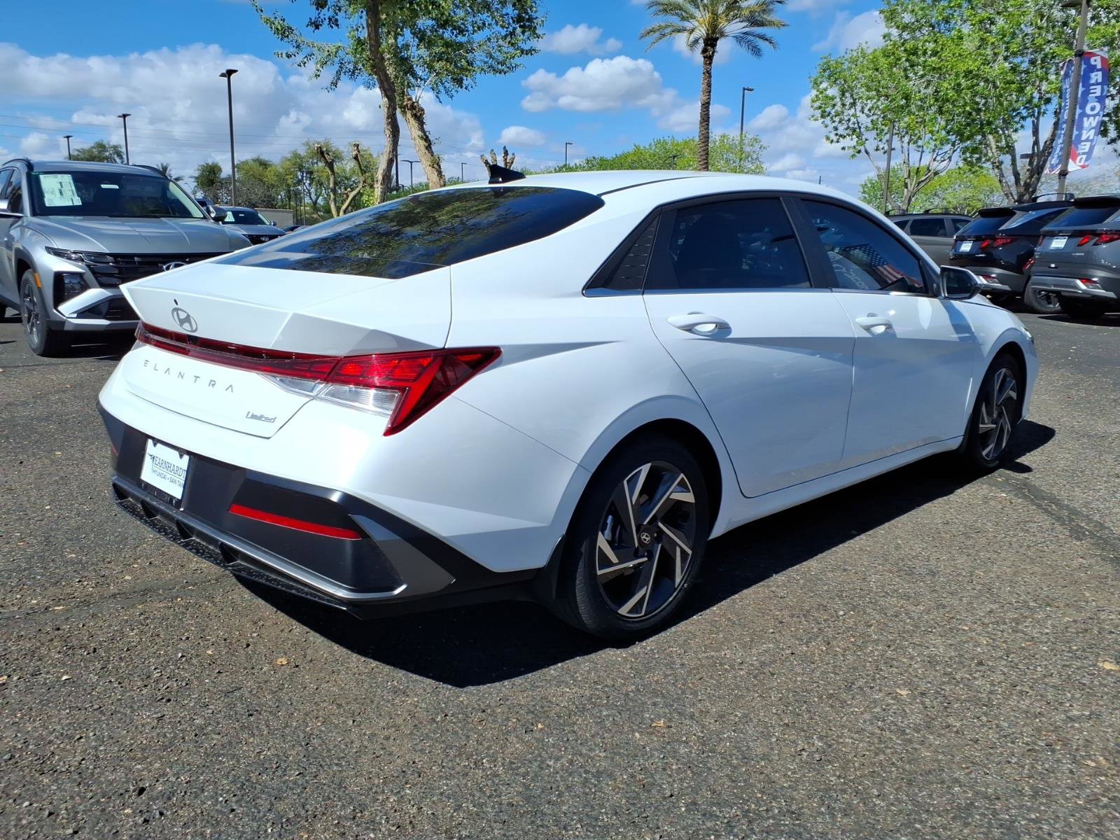 Certified 2025 Hyundai Elantra Limited image 5