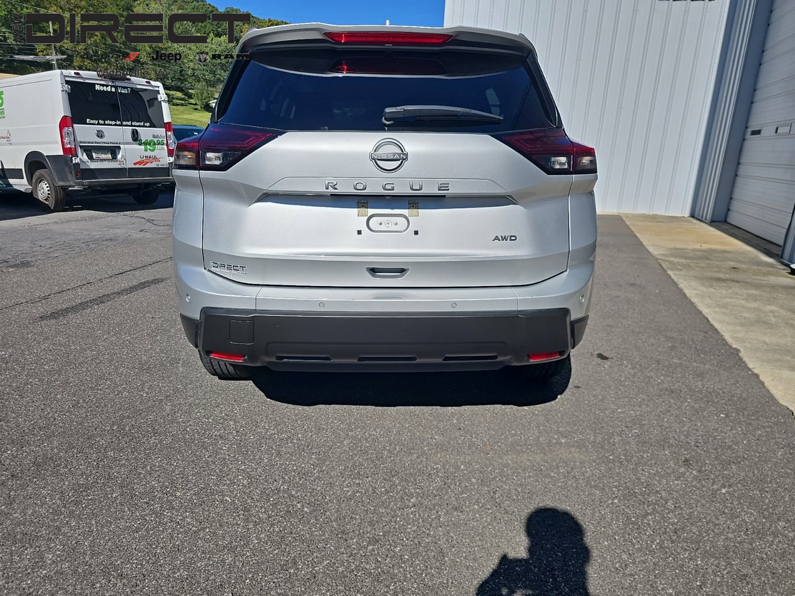 Used 2025 Nissan Rogue SV AWD/4WD image 3
