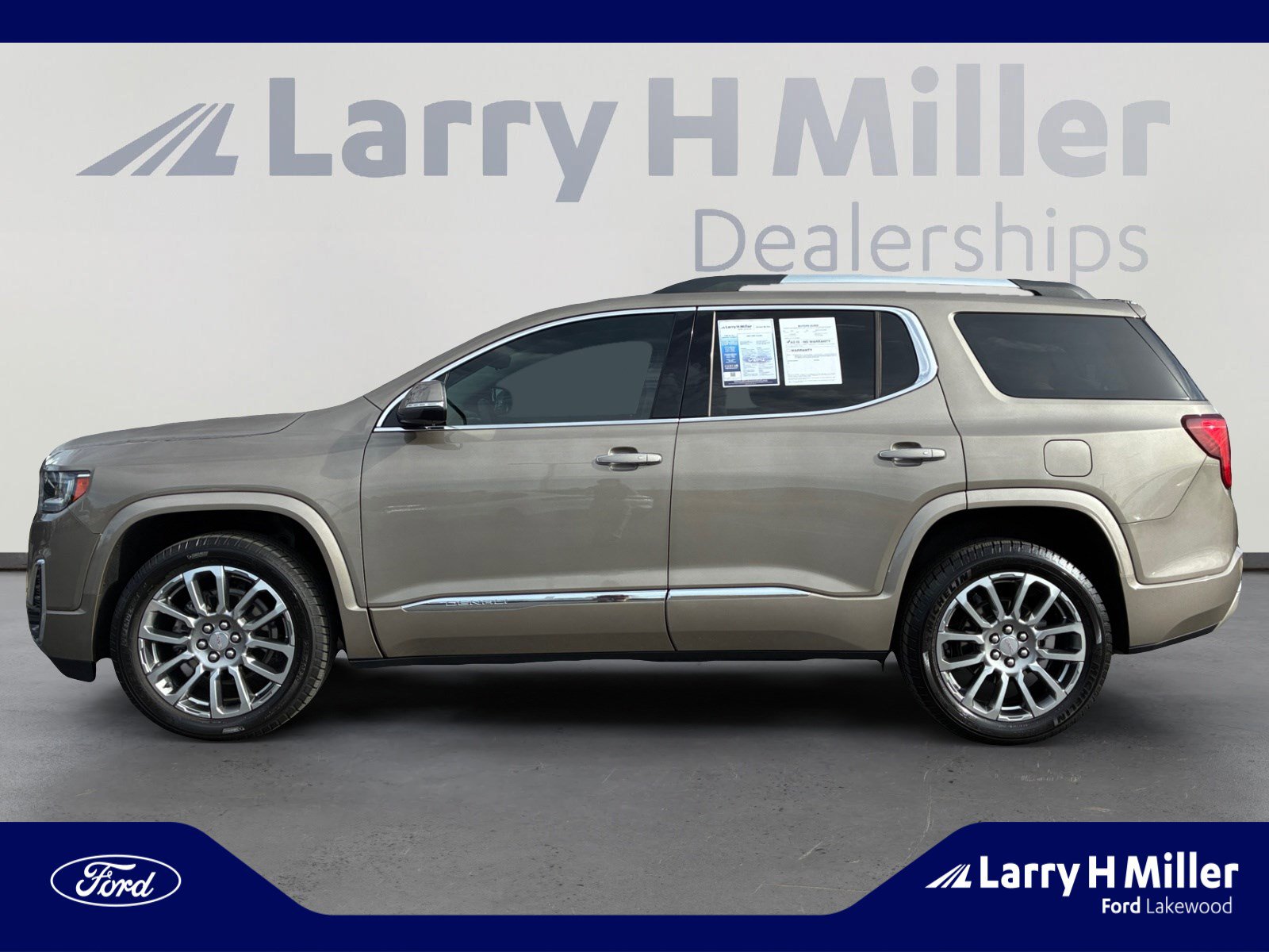 Used 2023 GMC Acadia Denali w/ Denali Ultimate Package image 2
