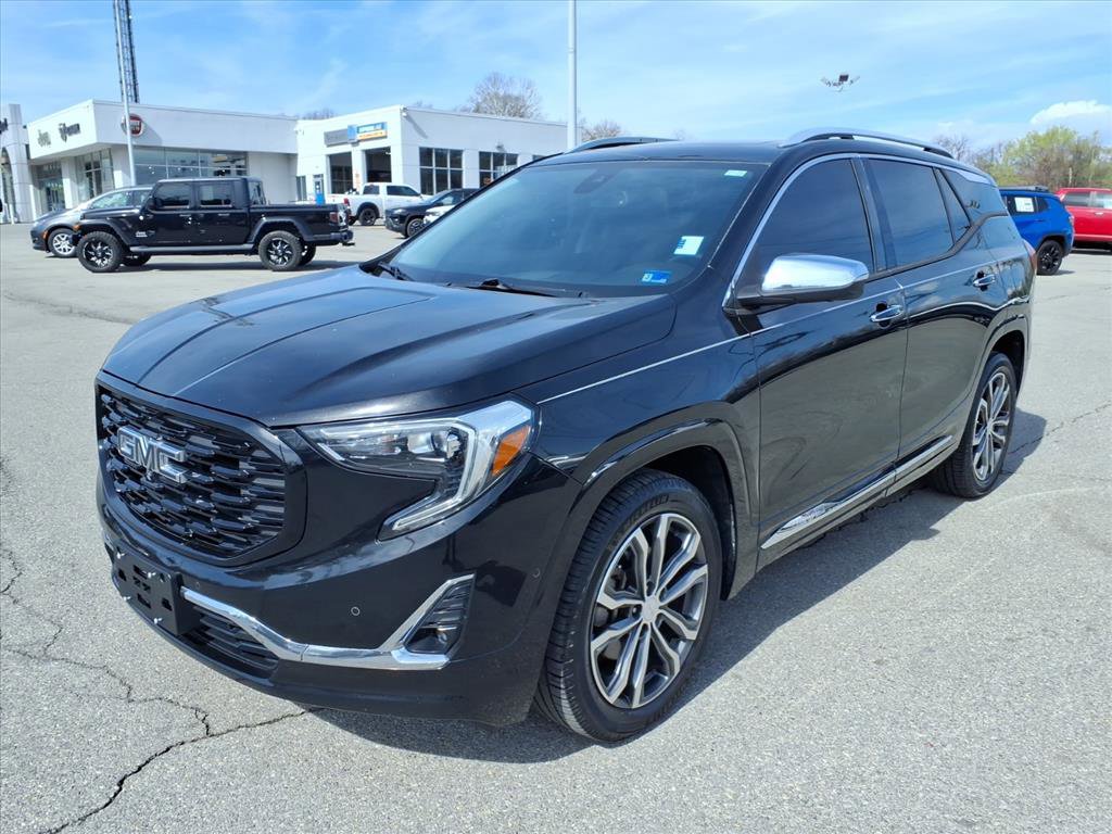 Used 2020 GMC Terrain Denali w/ Denali Premium Package FWD image 7
