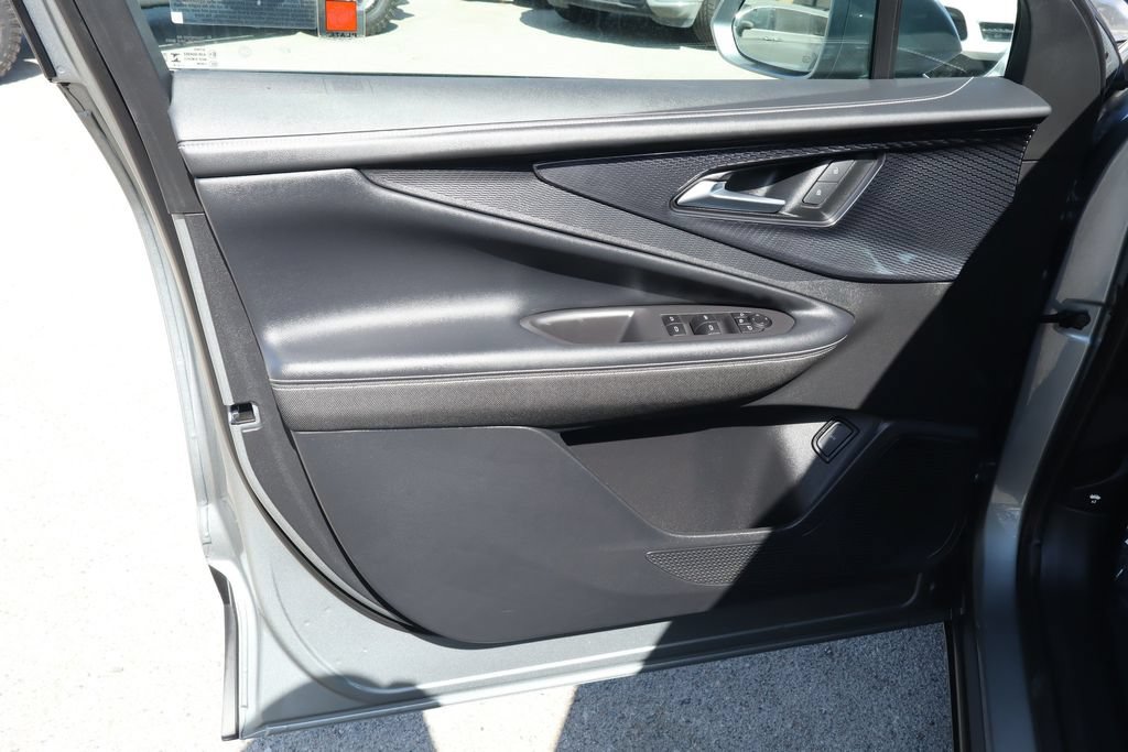 Used 2024 Chevrolet Blazer EV LT AWD/4WD image 18