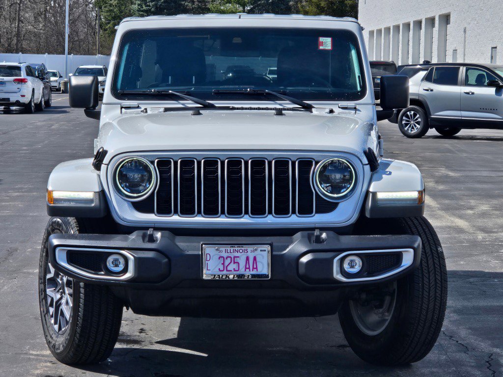 Used 2025 Jeep Wrangler Sahara image 4