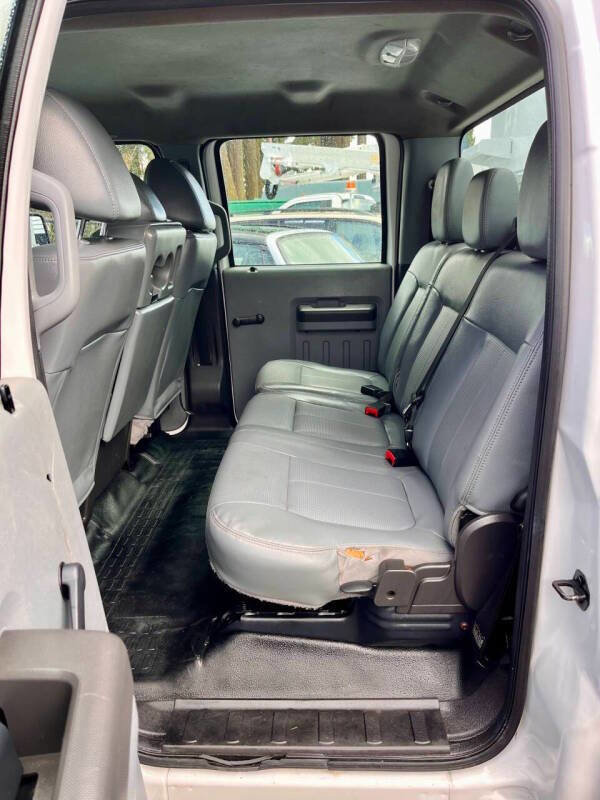 Used 2015 Ford F550 4x4 Crew Cab Super Duty image 17