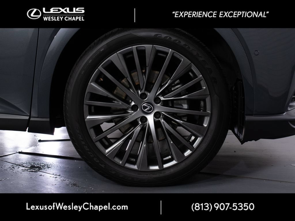 Used 2024 Lexus RX 350 FWD image 3