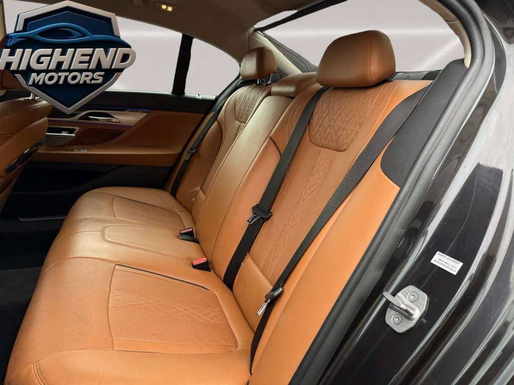 Used 2018 BMW 750i xDrive AWD/4WD image 16