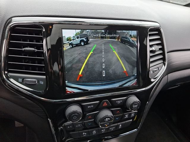 Certified 2021 Jeep Grand Cherokee Laredo X AWD/4WD image 18