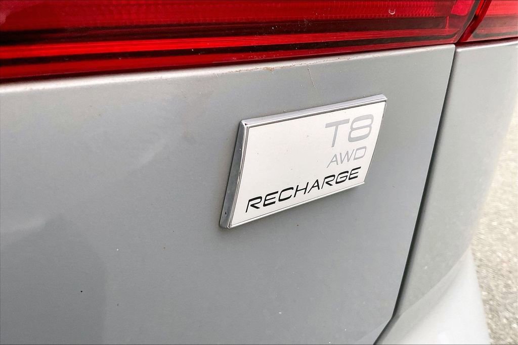 Certified 2024 Volvo XC60 T8 Plus w/ Protection Package Premier image 24