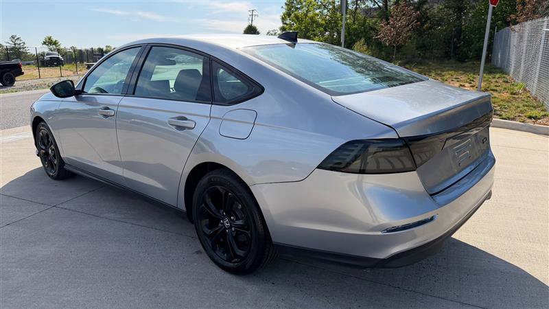 Used 2025 Honda Accord SE image 3