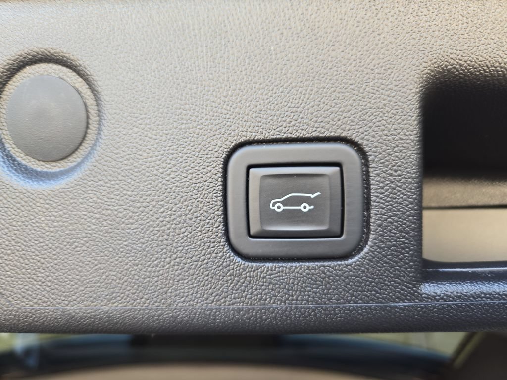 Used 2024 Chevrolet Equinox LT AWD/4WD image 16