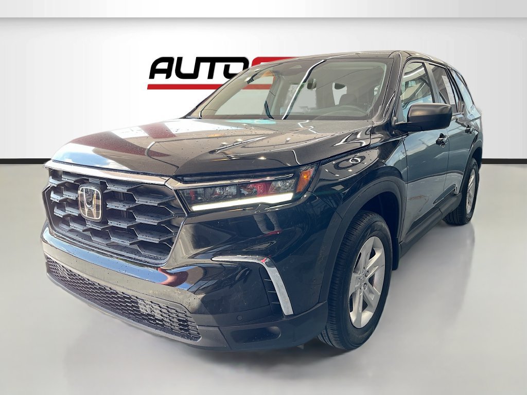 Used 2023 Honda Pilot LX image 3