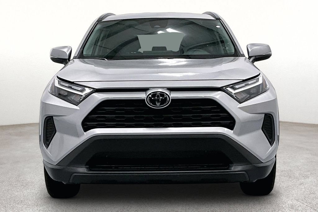 Used 2025 Toyota RAV4 XLE FWD image 4