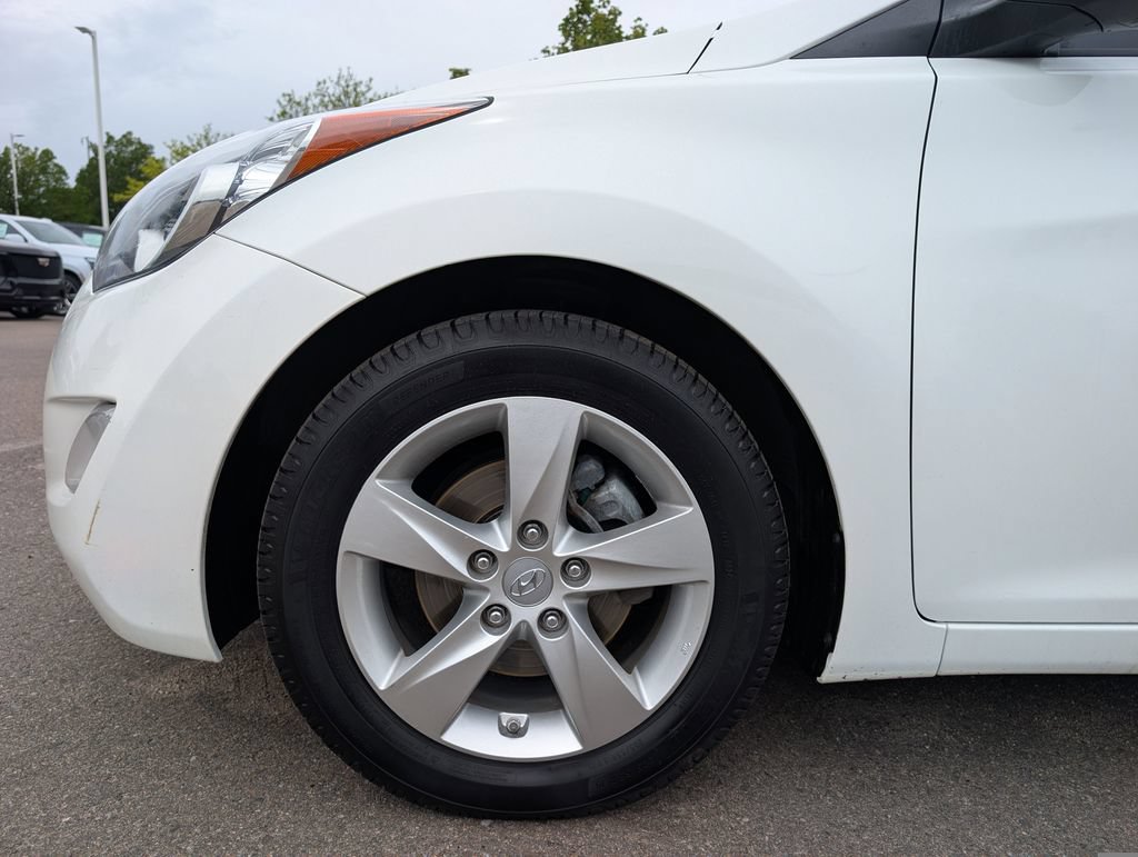 Used 2012 Hyundai Elantra GLS w/ Preferred Pkg 3 FWD image 11