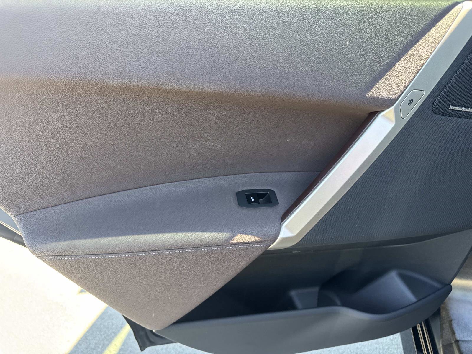 Used 2022 BMW iX xDrive50 w/ Premium Package image 17