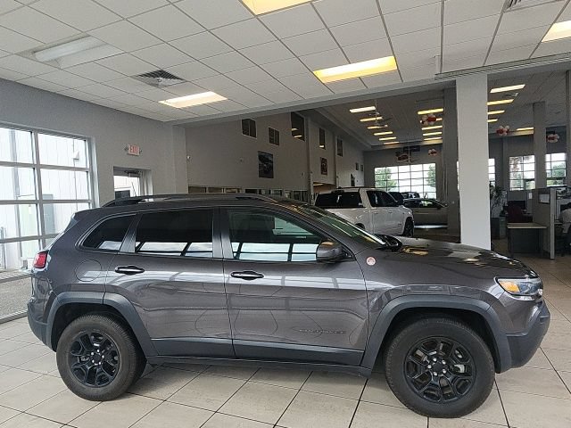 Used 2021 Jeep Cherokee Trailhawk w/ Sun, Sound & Nav Group AWD/4WD image 11